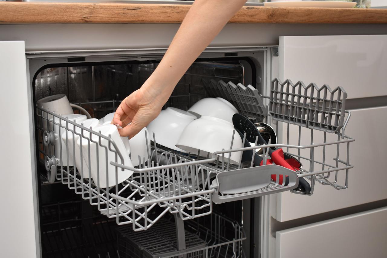 How to Clean Your Dishwasher in 5 Simple Steps