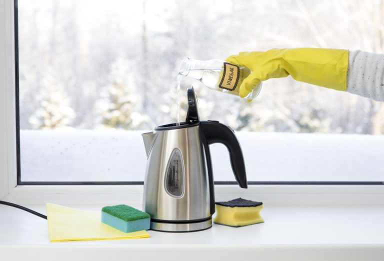 Eliminate Coffee Build-up with This Vinegar Cleaning Method