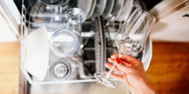 How to Clean a Dishwasher in 5 Easy Steps
